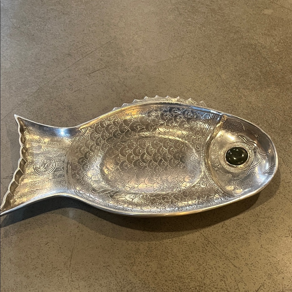 Arthur Court Fish Serving Platter – Vintage Aluminum with Stone Detail ✨